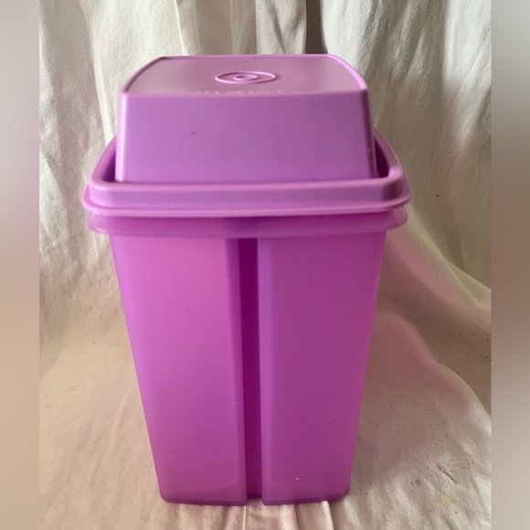 Tupperware Pick a Deli  Container. Large. New. Lavender. - Picture 1 of 3